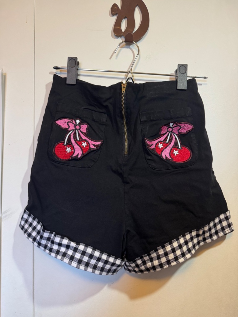 Banjo and cake High waisted shorts - Picture 2 of 5